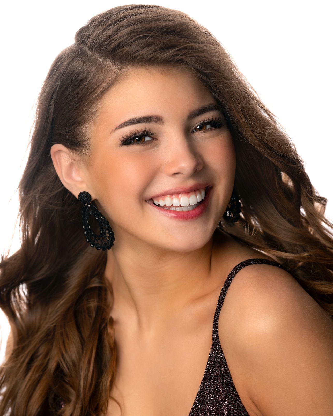 Teen Bella Clabaugh